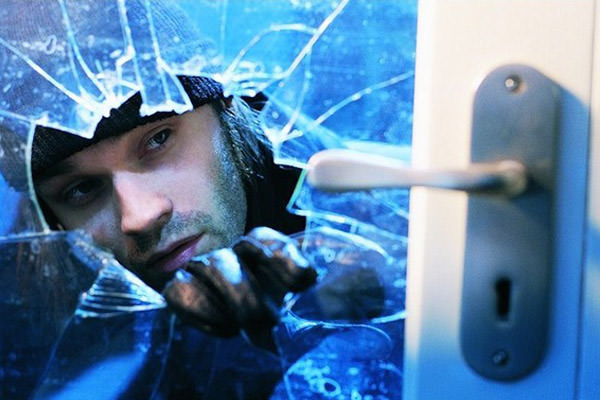 Stop Break-Ins with Shatterproof Window Film
